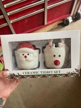 Ceramic tidbit set